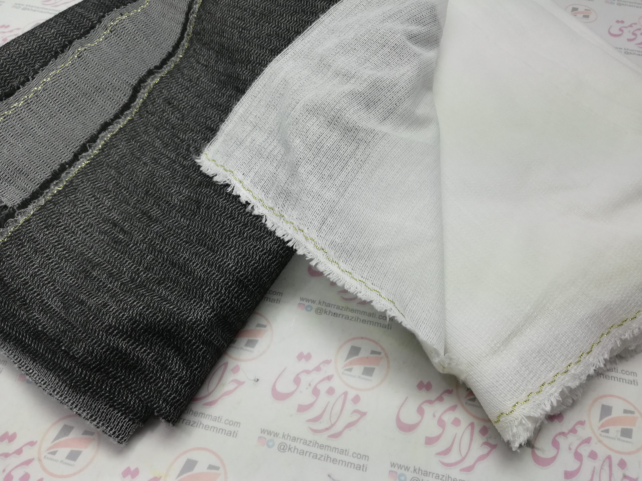 IMG_20200829_174226-scaled-1.jpg لایه چسب فرانسه 100 گرم لب طلایی (طرح چک) سفید / مشکی - Image 1